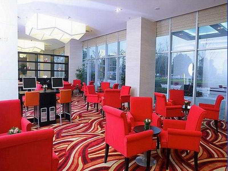 Holiday Inn Express Meilong 上海市 レストラン 写真